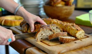 bread, bread cutting, cut